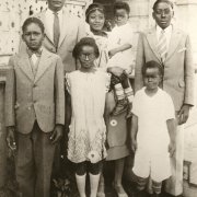 A childhood photo of Tom Bradley and his family